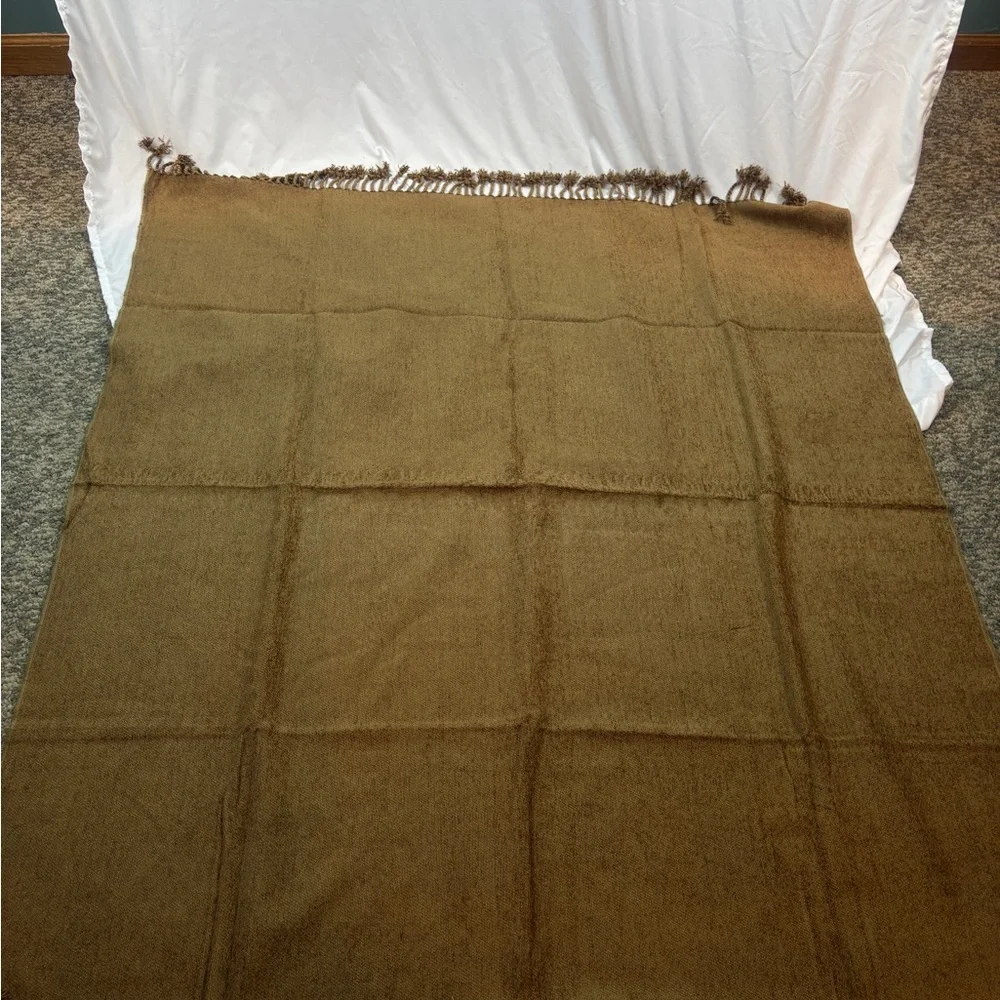 Cozy‎ Tan Throw Blanket